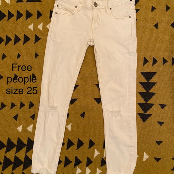 Free people - white distressed jeans - Picture 1 of 3